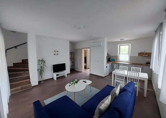 Vitorlás Apartamento Balatonszarszo